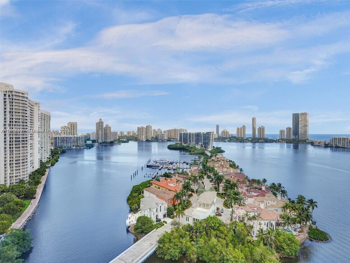 Primary Photo - 4000 Island Blvd