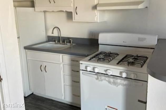 Building Photo - 1 br, 1 bath Townhome - 1350 N Craycroft Rd