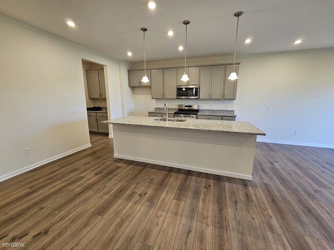 Building Photo - 4 br, 2.5 bath House - 1216 Lake Forest Dr