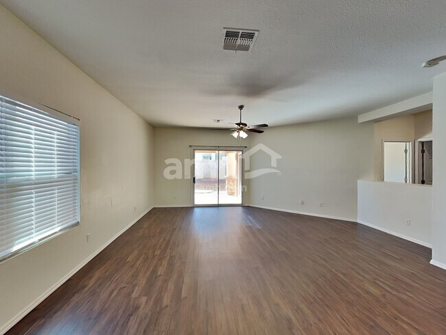 Foto del edificio - 388 E Atlas Cedar Pl