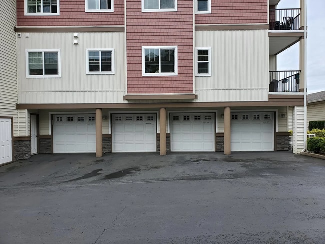 Building Photo - 11845 NW Stone Mountain Ln