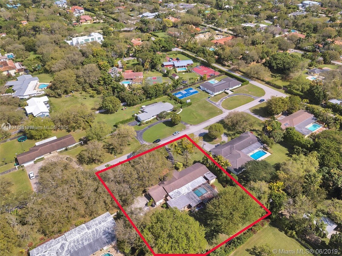 Primary Photo - 7440 SW 70th Terrace