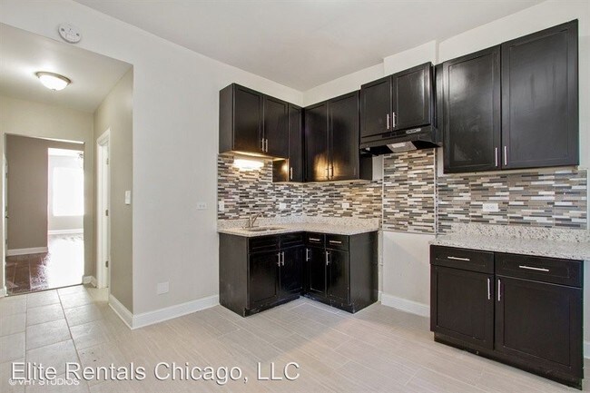 Foto del edificio - 8234 S Exchange Ave