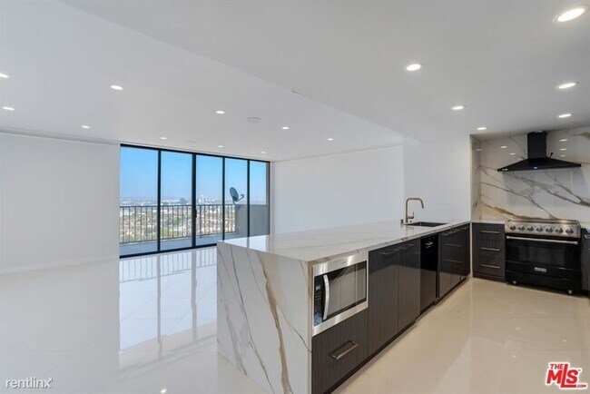 Building Photo - 1 br, 1 bath Condo - 2160 Century Hl # 1804