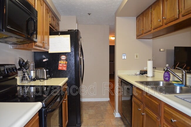 Building Photo - 1006 Markham Ct