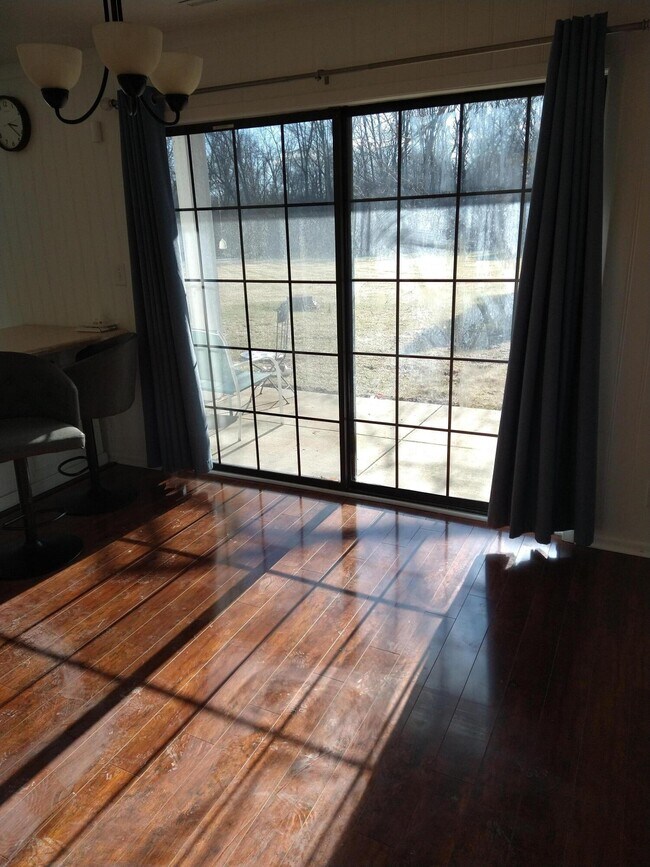 Foto del edificio - 20245 Independence Dr