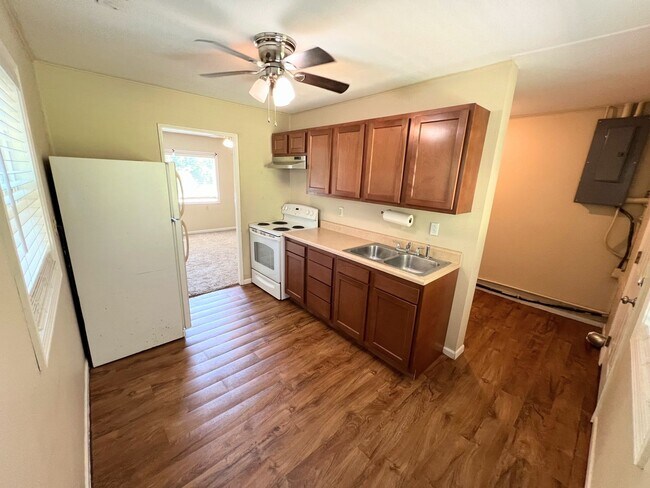 Building Photo - Single Family Home!