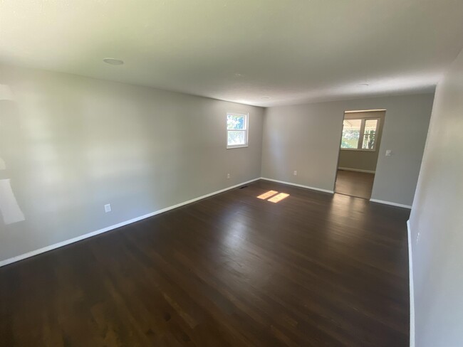 Building Photo - 3799 Devton Dr