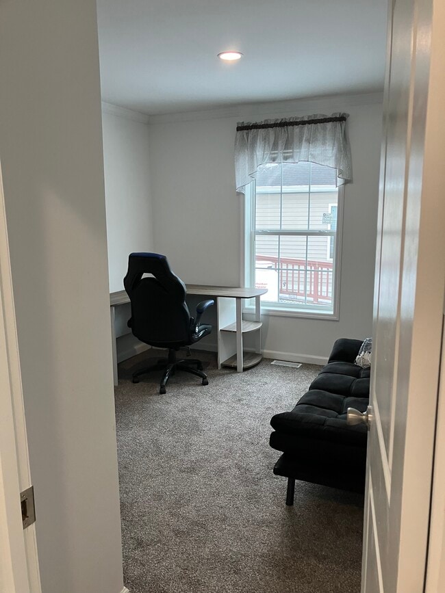 Building Photo - 34 Summit Ave