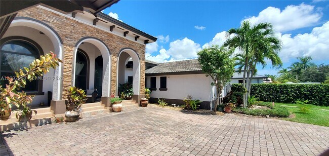 Foto del edificio - 12965 SW 197th St
