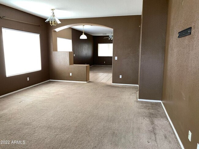 Foto del edificio - Charming 4 bed, 2 bath home on the golf co...
