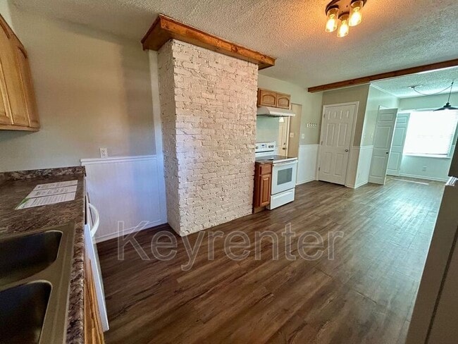 Foto del edificio - 4315 Woodlawn Pike
