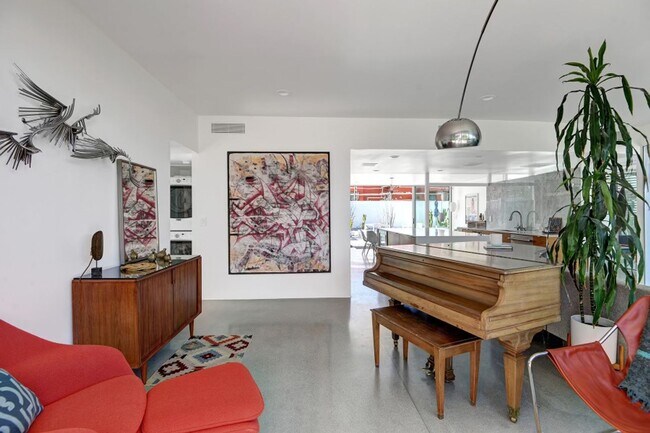 Foto del edificio - Mid-Century Steel Oasis in Palm Springs