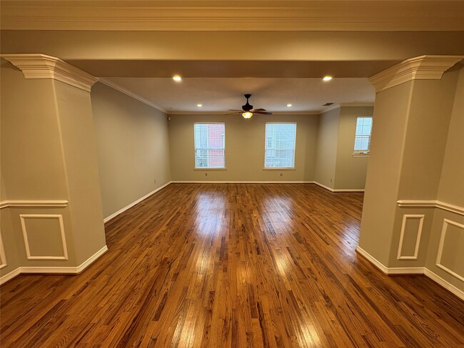 Foto del edificio - 2614 Enclave At Shady Acres Ct