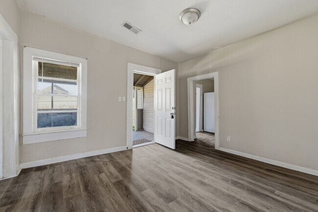 Foto del edificio - 320 Old Pne Hl Rd