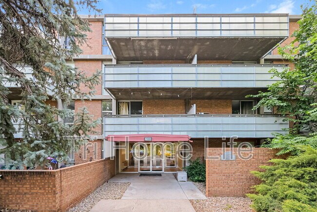 Building Photo - 2500 S York St