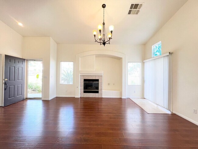 Building Photo - Nice corner lot single story house