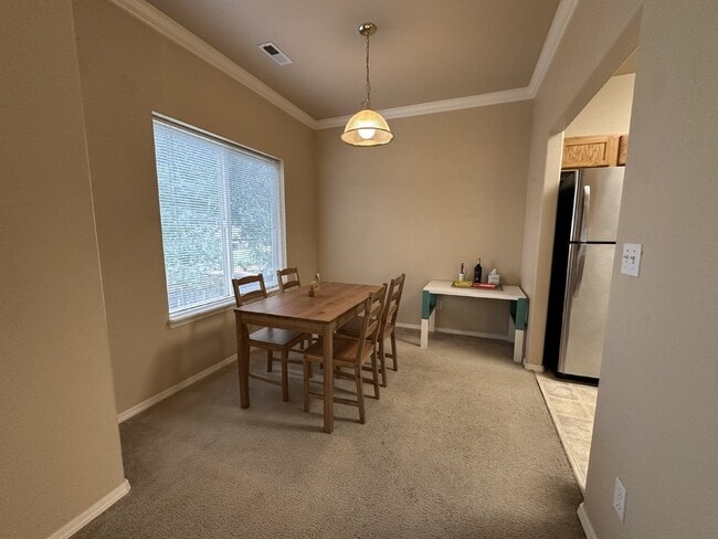 Building Photo - Beautiful home in Villege For Rent, Comfortable Living in a Convenient Central Location