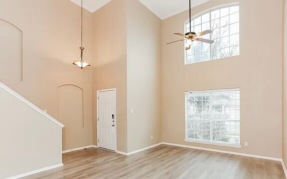 Foto del edificio - 9028 Nightingale Dr