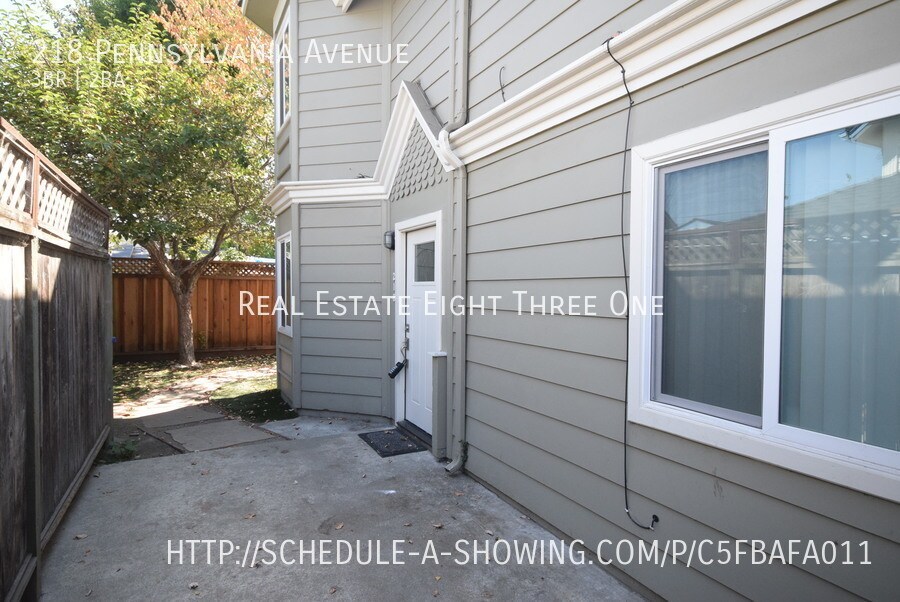 Cute Seabright 3 bedroom / 1.5 bath Attac... Townhome Rentals in