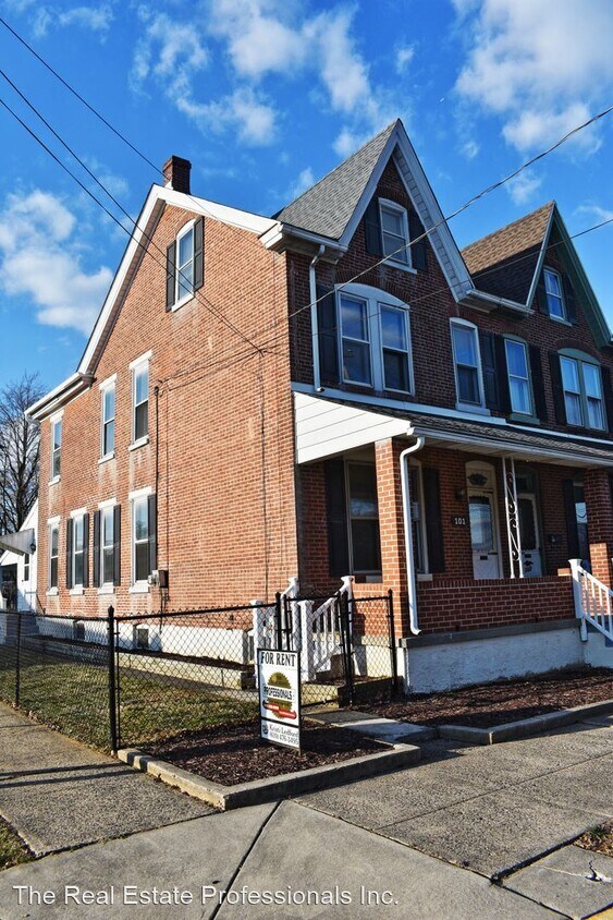 Primary Photo - 4 br, 1.5 bath House - 101 E. Race Street