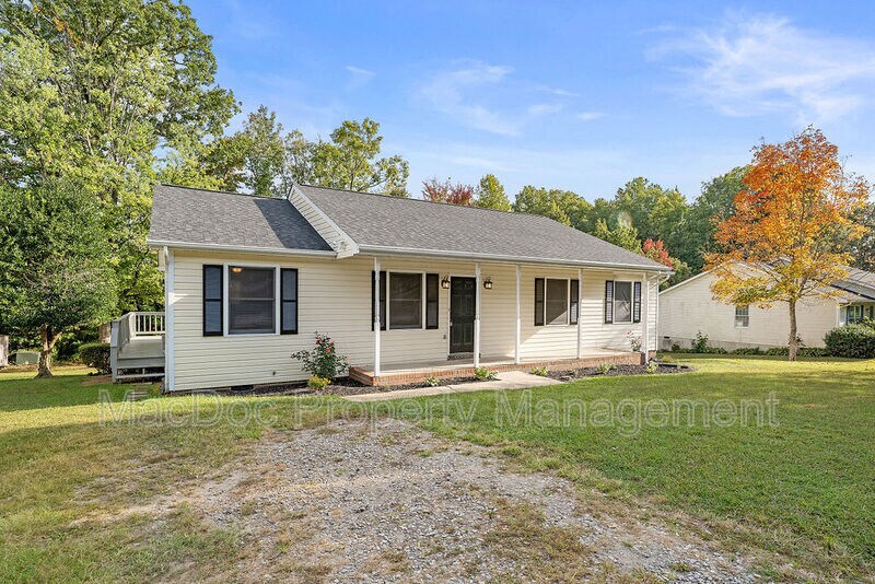 11403 Roslyn Rd, Fredericksburg, VA 22407 House for Rent in