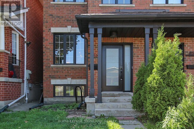 Photo du bâtiment - 852-852 St Clarens Ave