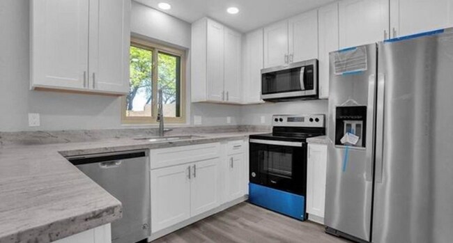 Foto del edificio - 16728 E Westby Dr