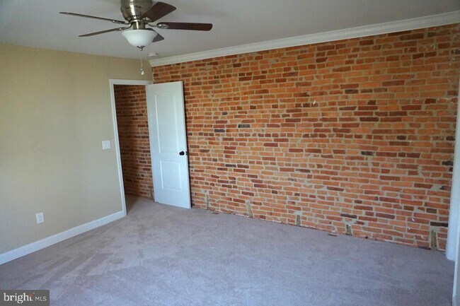 Building Photo - 601 N Loudon Ave