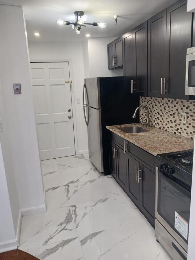 Primary Photo - 131 Beach 121st St