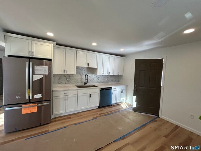 Building Photo - 95 Cedar St