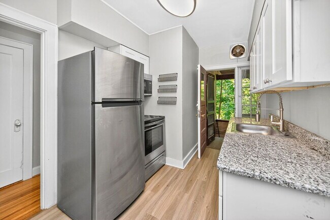 Foto del edificio - 3379 Morrison Ave