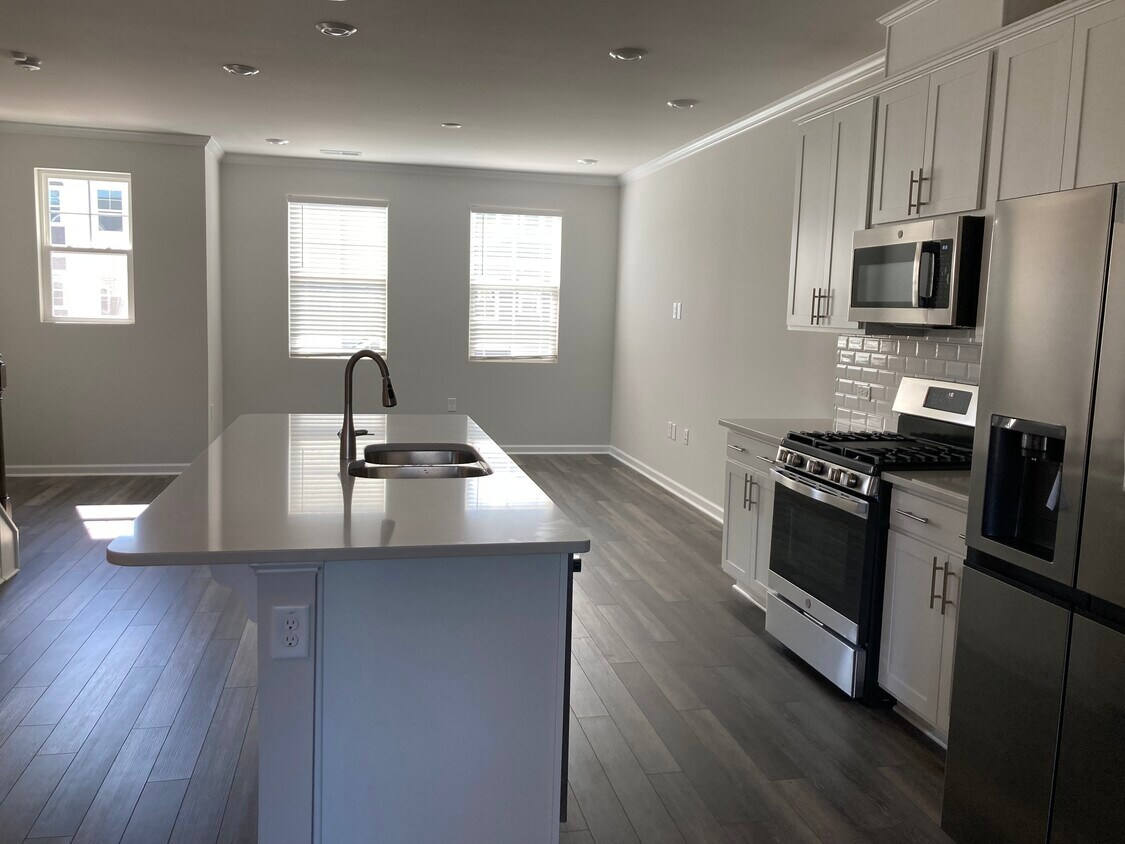 Foto principal - 1066 Shoreside Dr
