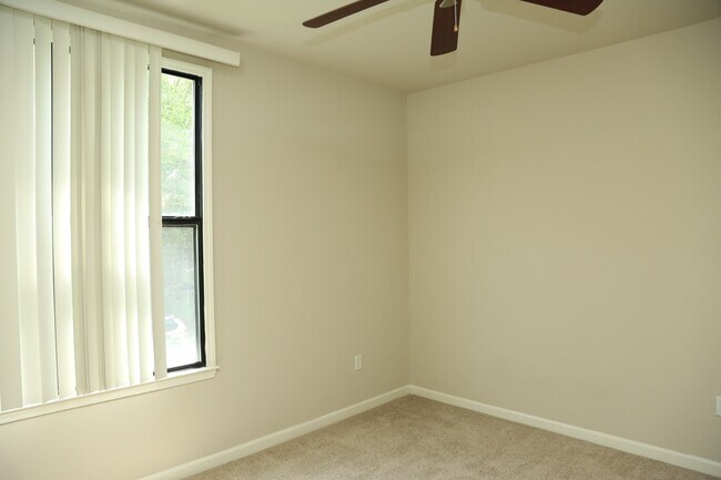 Foto del edificio - 745-2B Walker Square