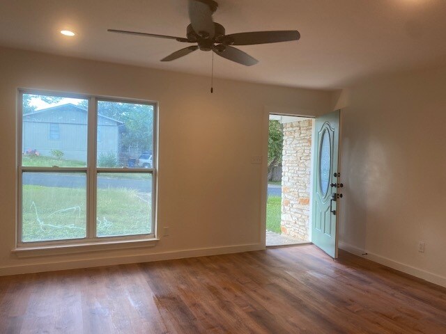 Building Photo - 1317 Hyman Ln
