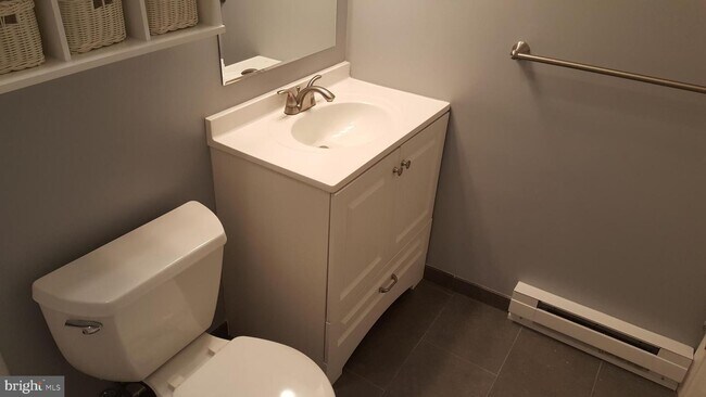 Building Photo - 201 N Emory Dr