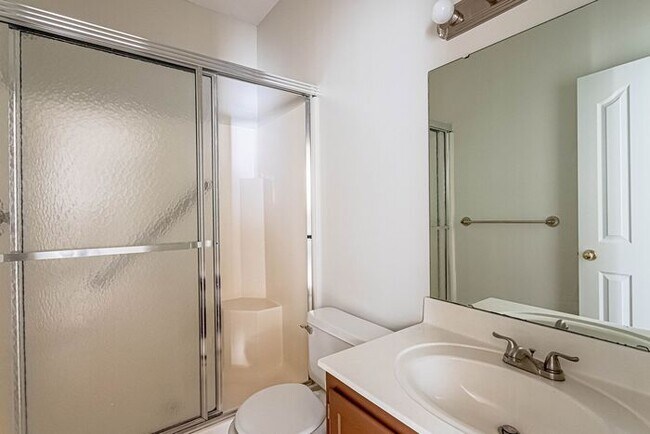 Building Photo - 3 Bedroom 2 Bathroom Home in Eastridge Sub...