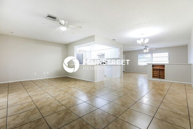 Building Photo - 3 Bedroom Pet-Friendly Home in VENICE, FL with Main Street Renewal