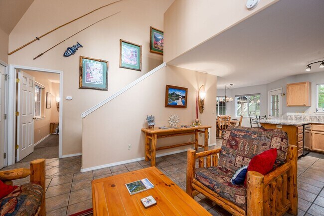 Foto del edificio - STUNNING THREE RIVERS CHALET; TONS OF AMEN...
