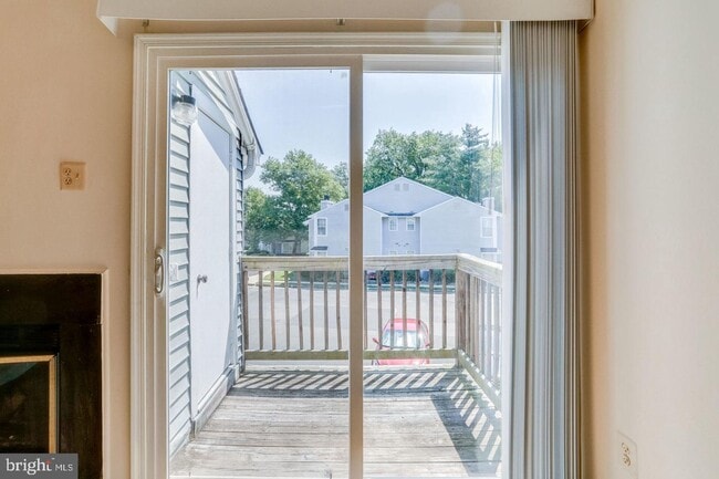 Building Photo - 8624 Beekman Pl