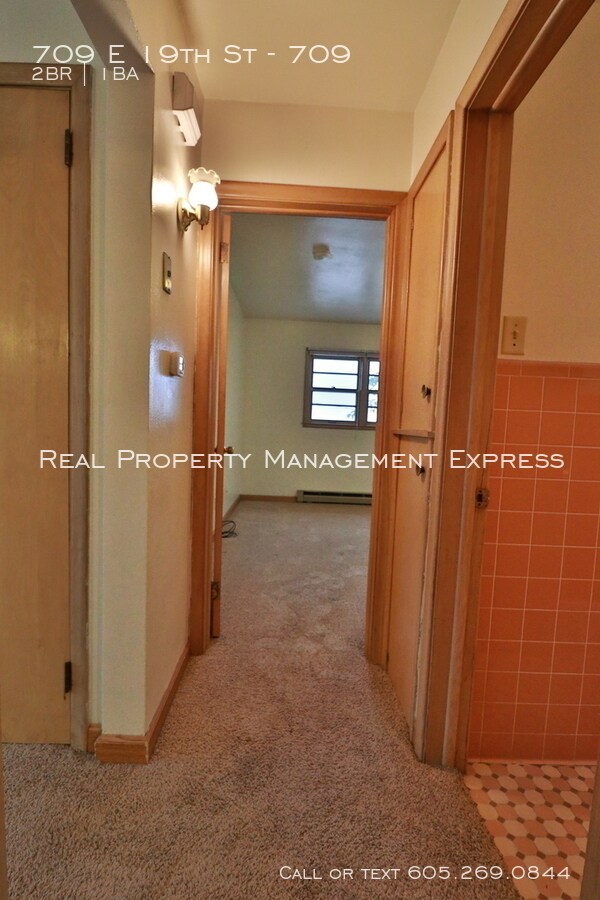 Foto del edificio - 709 E 19th St