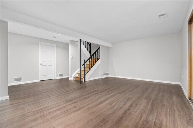 Building Photo - 714 Wheatland Cir