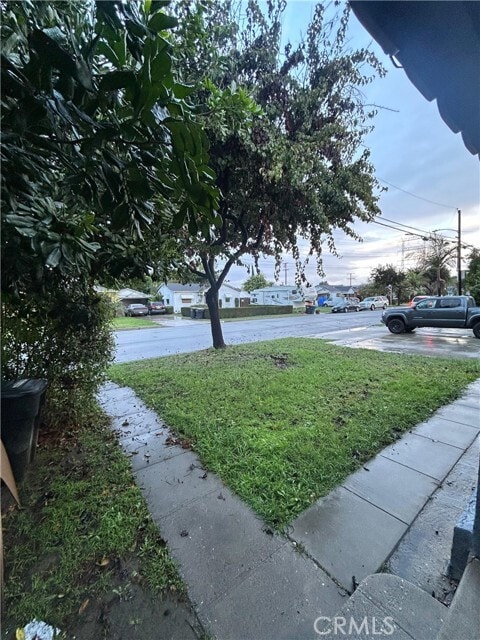 Foto principal - 8702 Belmont St