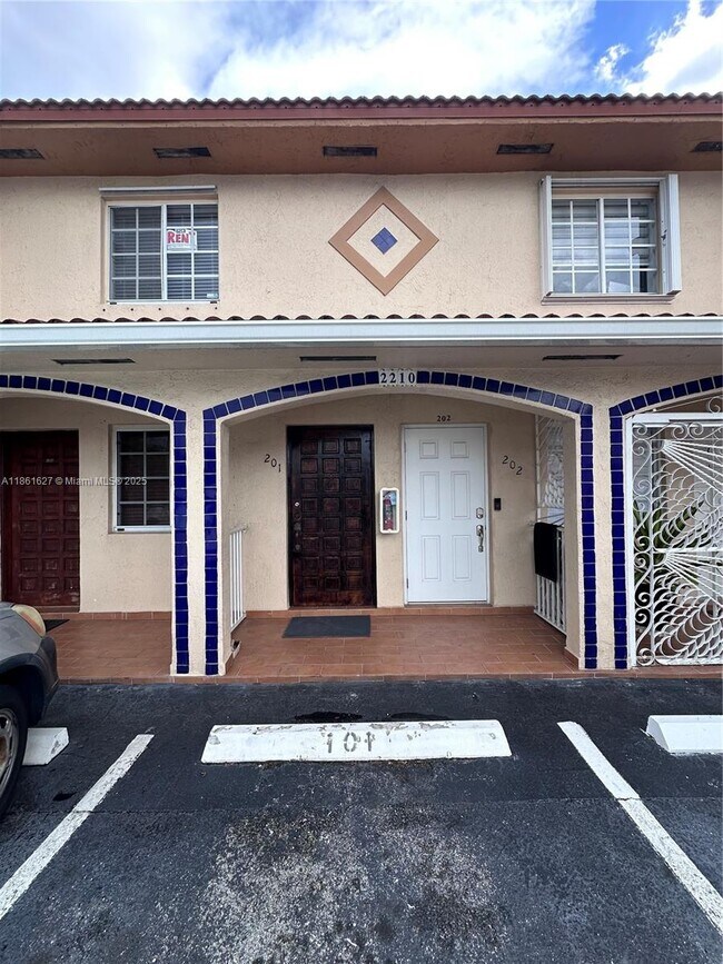 Building Photo - 2210 W 74th St