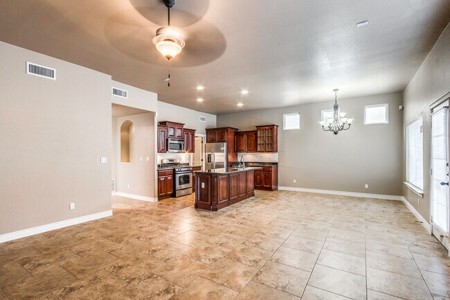 Foto del edificio - Home For Rent - Extraordinary Eastside Hom...