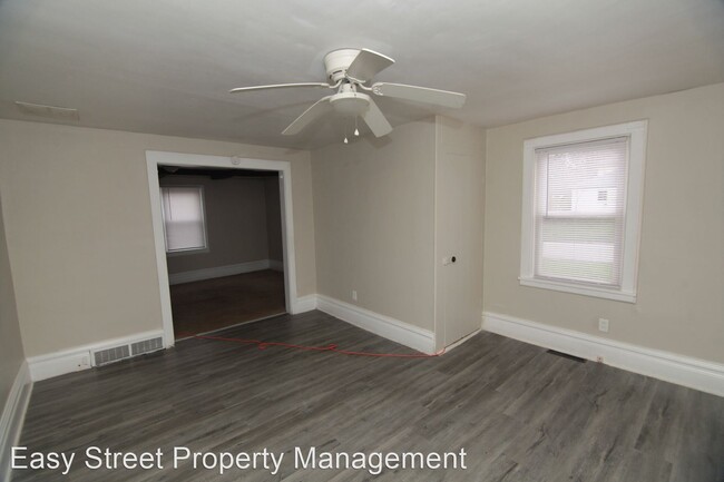 Building Photo - 2 br, 1 bath House - 213 NE 4th St
