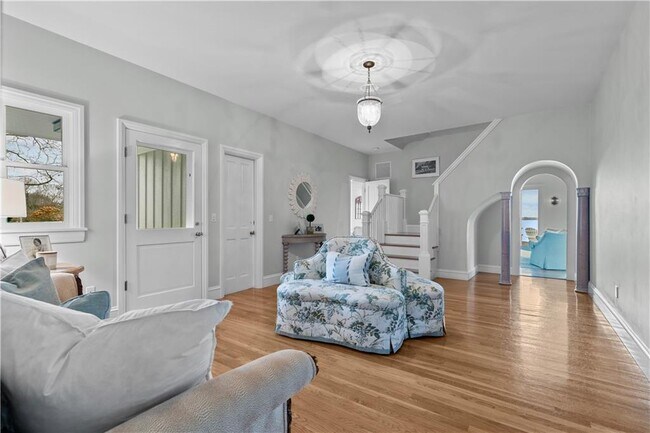 Building Photo - 561 Indian Ave