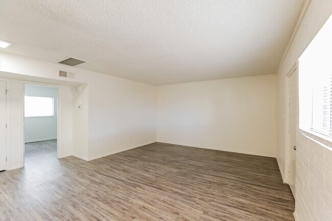 Foto del edificio - 730 E Siesta Dr Unit 2