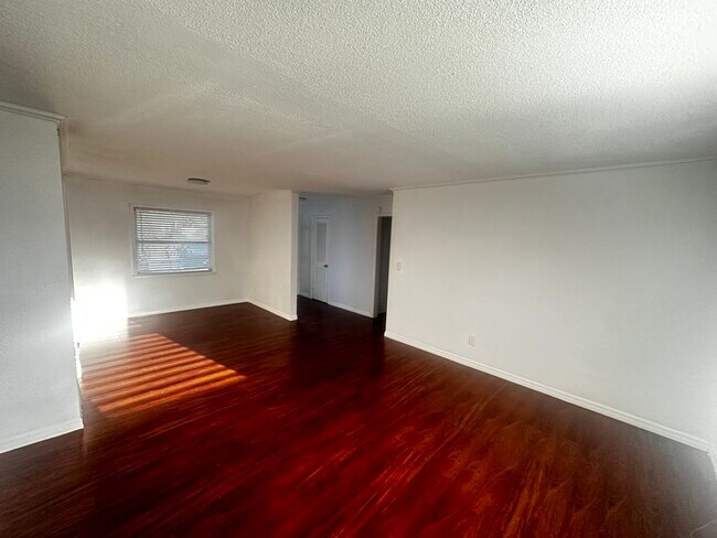 Foto del edificio - 4615 Mars Ct