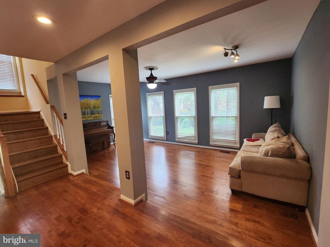 Primary Photo - 13923 Middle Creek Pl